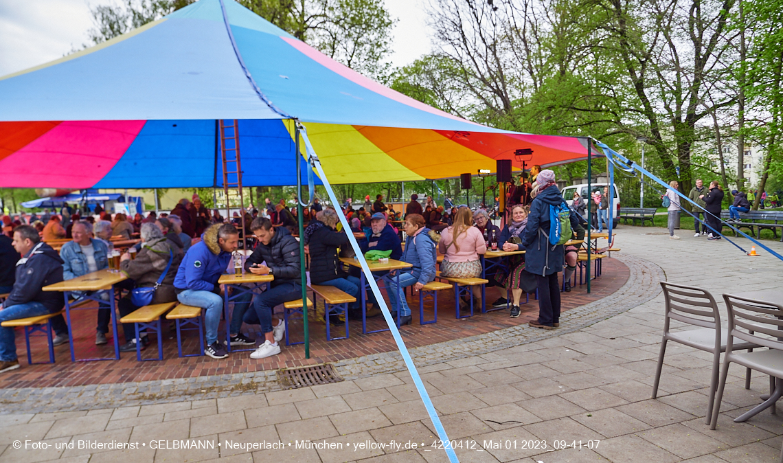 01.05.2023 - Maibaumaufstellung in Berg am Laim